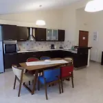 דירה Rhodon House *