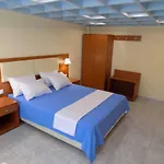 Rhodon House דירה *