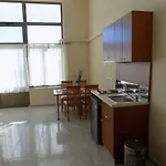Rhodon House דירה