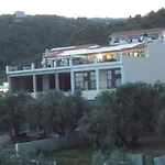 Rhodon House דירה