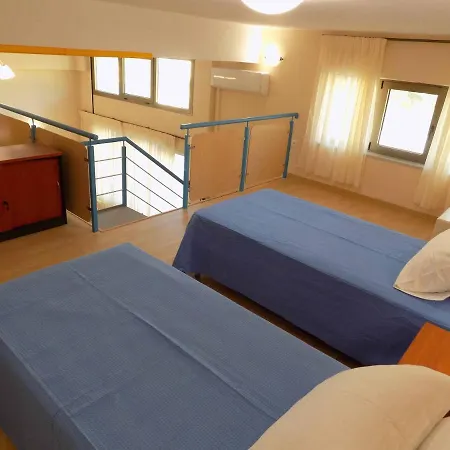 Rhodon House Apartment