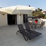 Lejlighed Rhodon House *