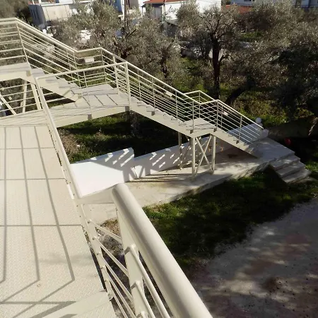 Apartament Rhodon House *